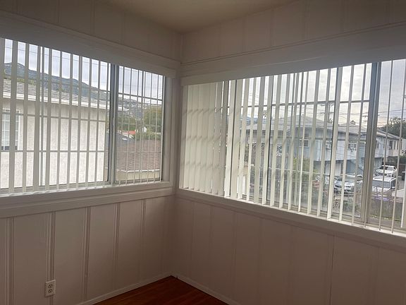 3rd image of 717 W Glenoaks Blvd #1/2