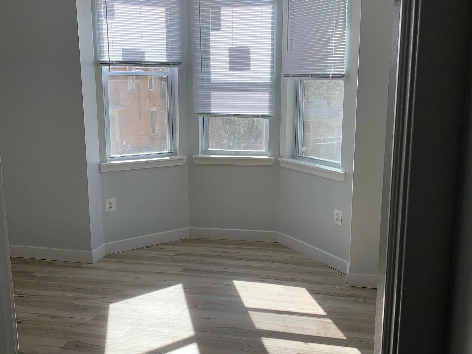 3 bed, 1000 sqft, $1,250 — Photo 3
