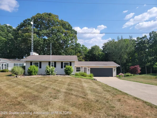 5121 Sunset Dr, Perrinton, MI 48871
