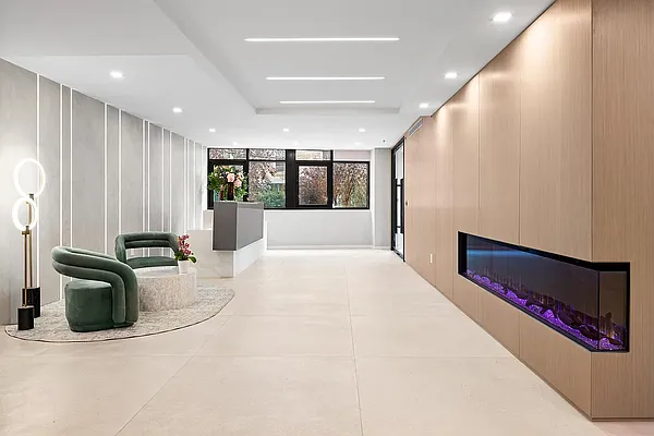 Entry / hallway, photo 2