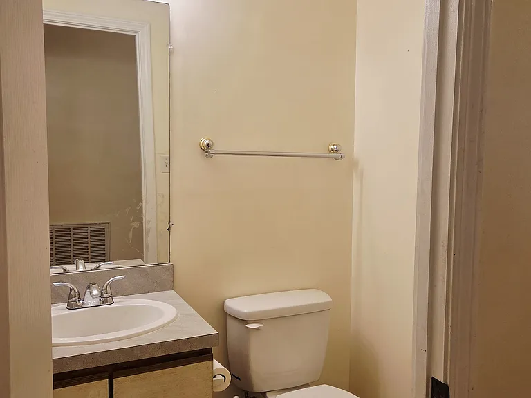 172 Kingston Dr — Photo 5
