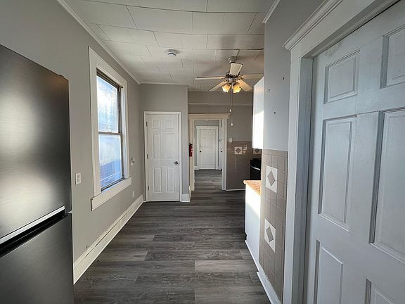 4th image of 34 Clerk St #39E