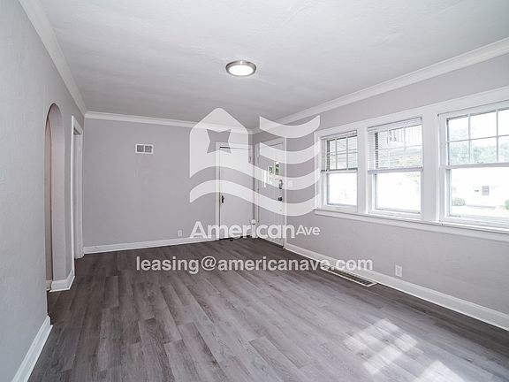 1709990_003_living_room_13960602.jpg