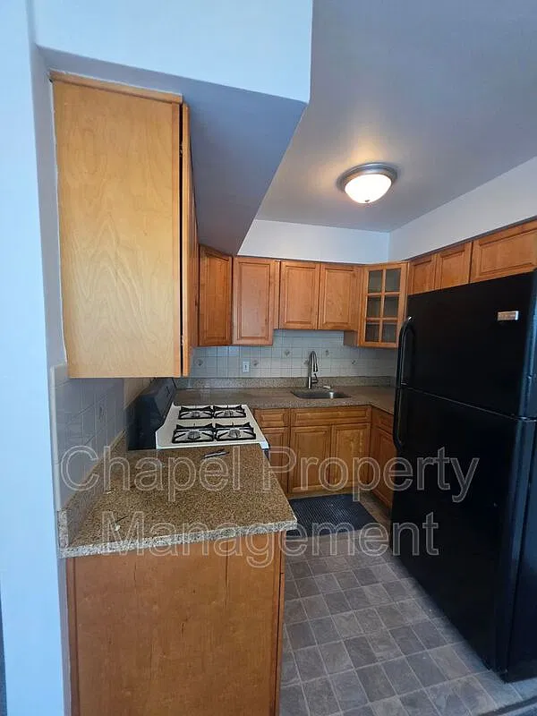 2 bed, 1.0 bath, 1037 sqft, $1,395 — Photo 2