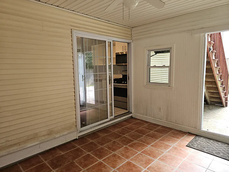 202 Falls Blvd — Photo 30