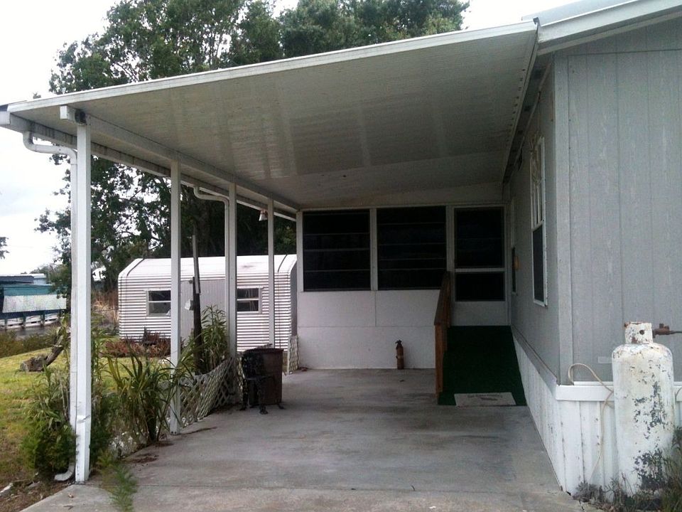 2nd image of 1579 Lake Dr