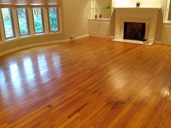 BESUTIFUL OAK FLOORS