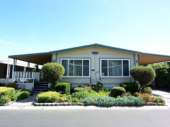 3rd image of 3175 Oakbridge Dr #3175