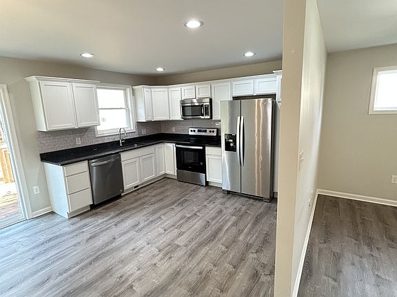 2nd image of 435 Wakefield Dr