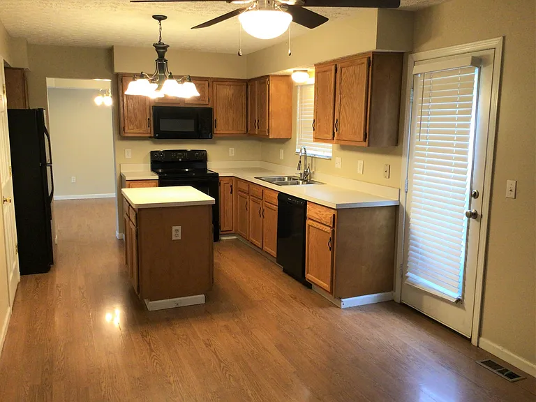 1543 Windsong Dr — Photo 3