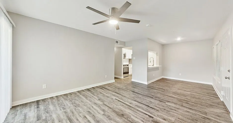 Westmount at London Park Apartments — Photo 1