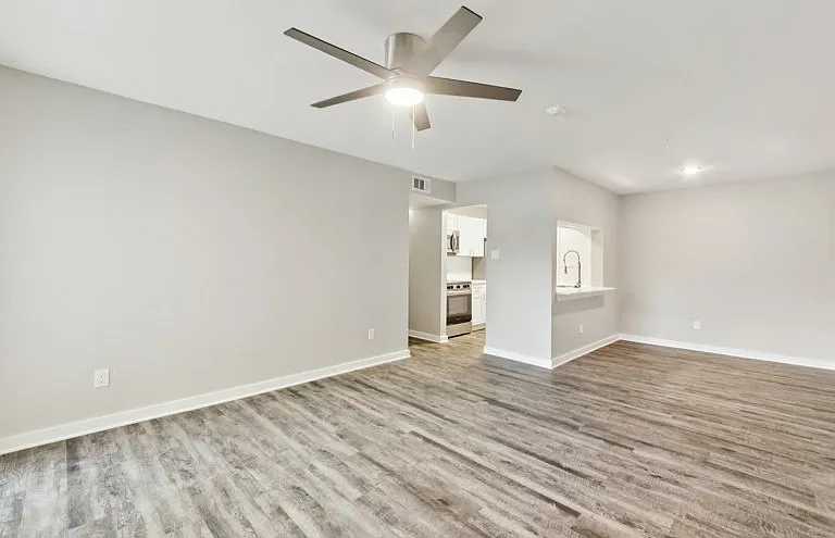Westmount at London Park Apartments — Photo 1