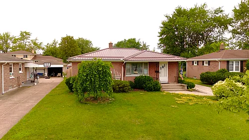 122 Alberta Dr Photo 1 122 Alberta Dr Photo 1