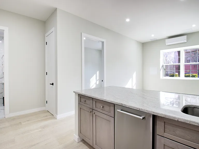 829 Greenwood Ave #1C — Photo 6