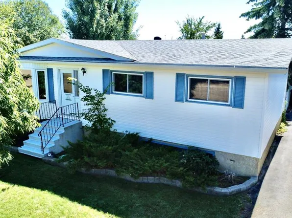 305 N 7th Ave E, Oyen, AB T0J 2J0
