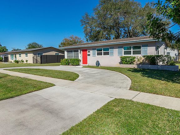 4th image of 3151 Egremont Drive