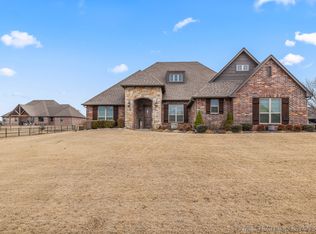 8617 N 65th Pl, Owasso, OK 74055