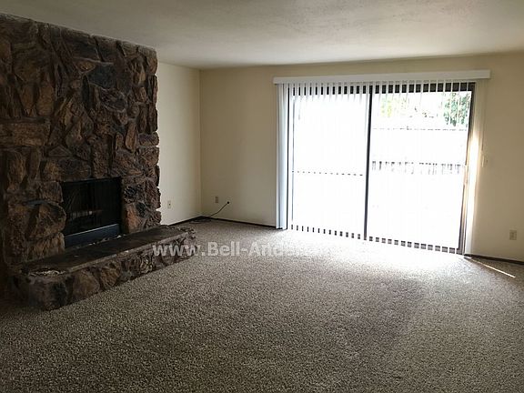 3rd image of 936 10th St NE APT 1