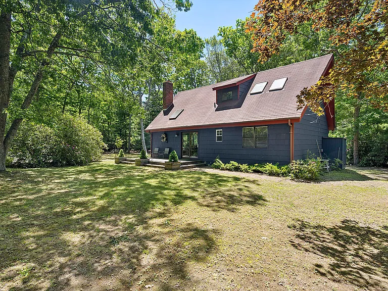 278 Big Fresh Pond Rd — Photo 3