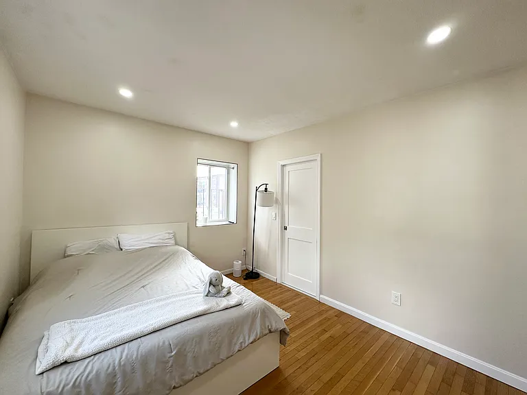 200 Kelton St #34 — Photo 8