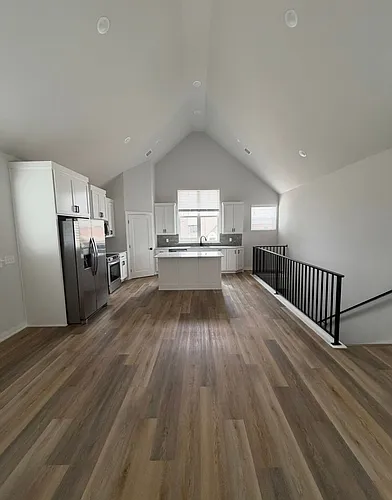 513 W Dallas St Photo 1