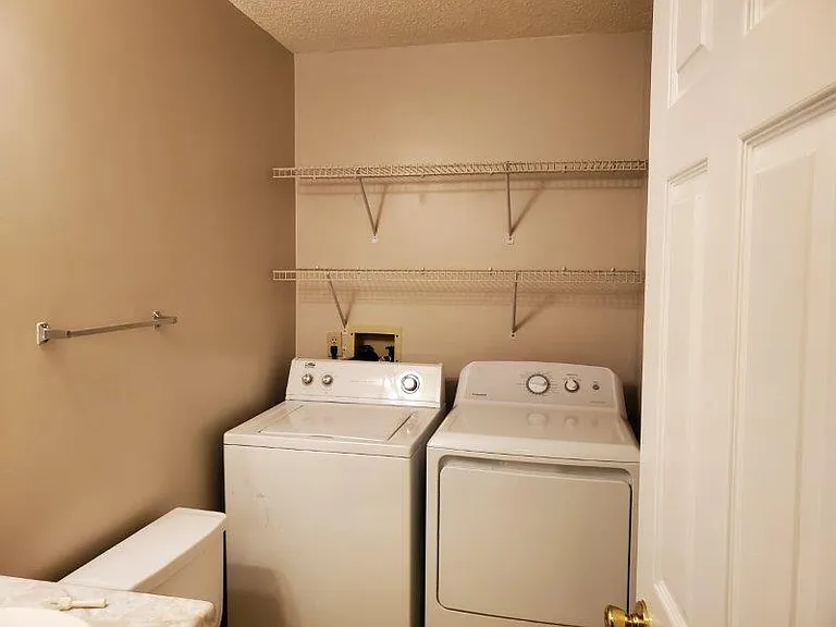111 Woodfield Pl — Photo 6