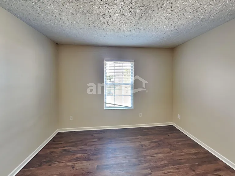 275 Monarch Dr — Photo 22