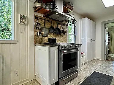 204 N Walnut St — Photo 4