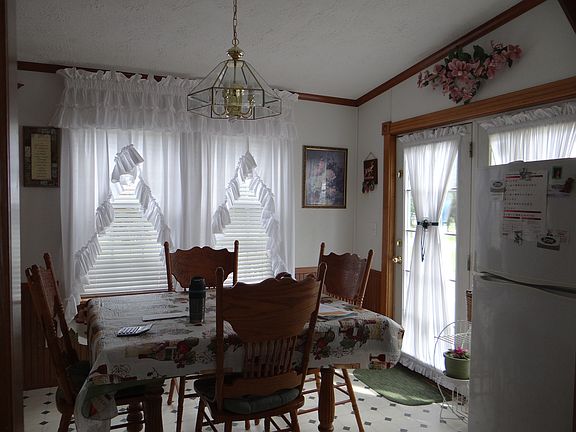 5th image of 1020 Robinson Dr
