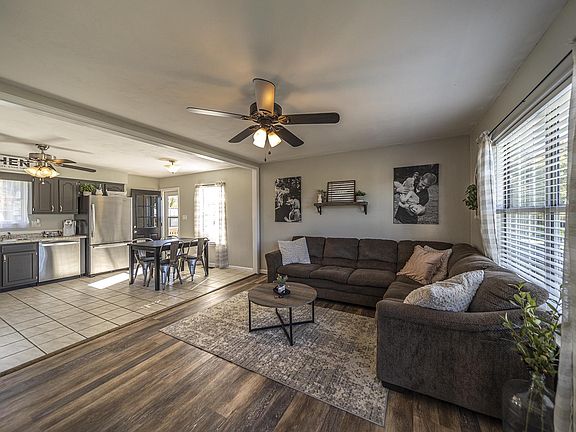 5th image of 903 Samantha Cir