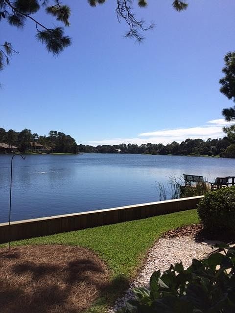 Lakeside to 23 acre lake-catch and release fishing and non g