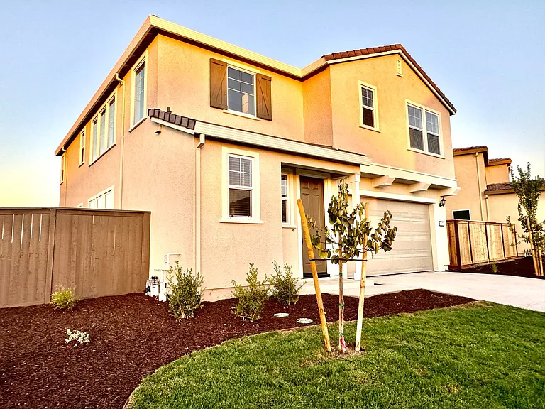 243 Dock Cir — Photo 2
