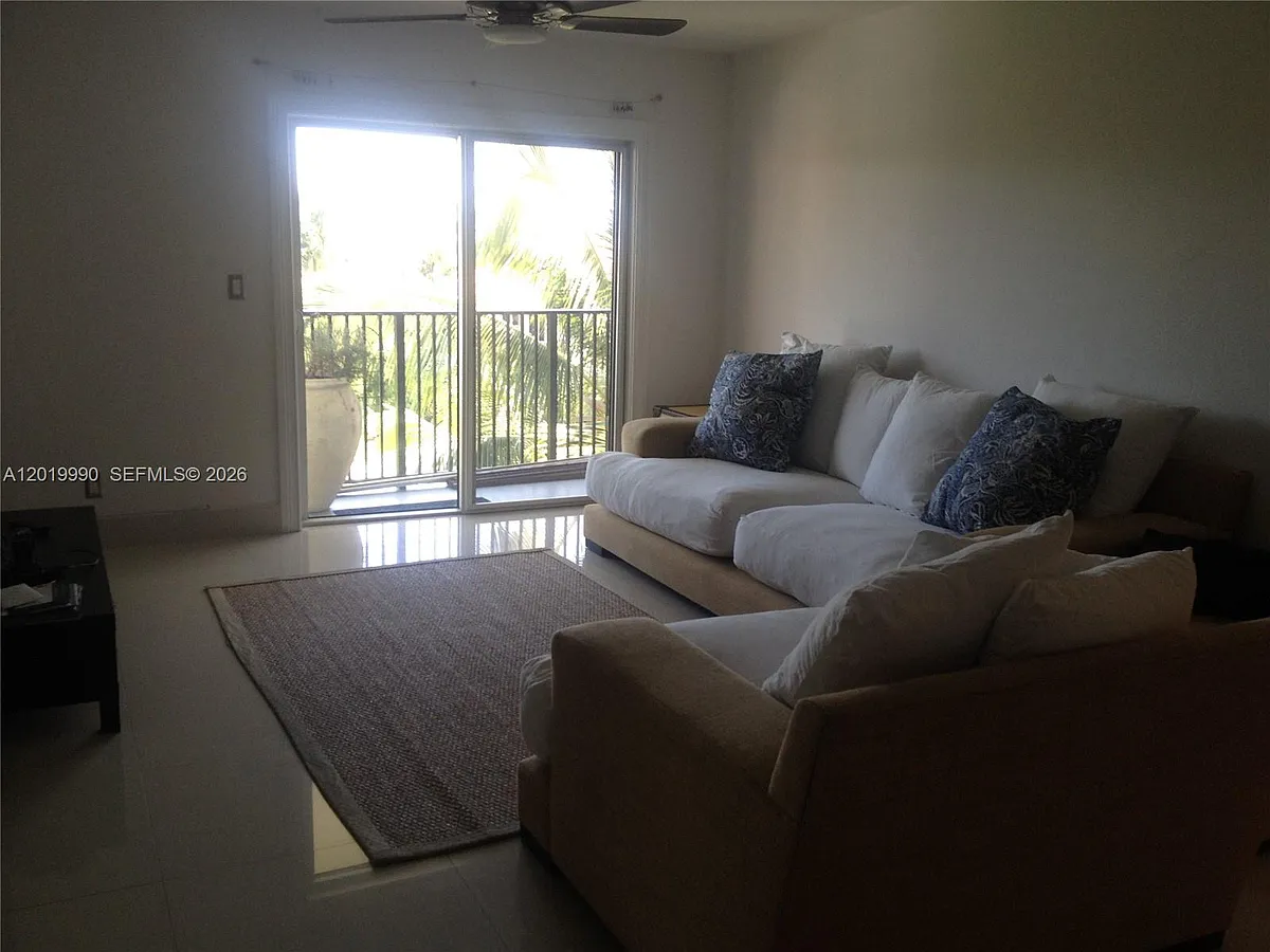 Building Photo - 6855 Edgewater Dr #3DN