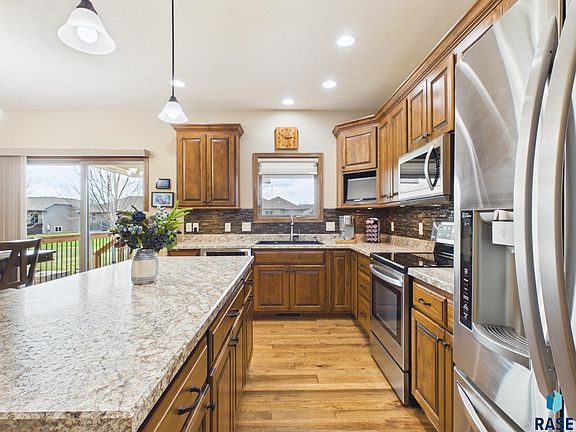 2nd image of 4213 S Orchid Ave
