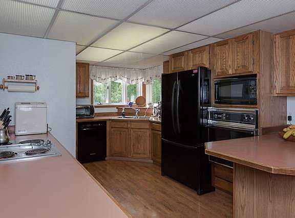 2nd image of 481 Summer St