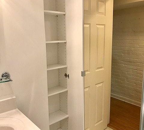 Bath storage cabinet