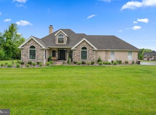 825 Hidden Forest Dr, Collegeville, PA 19426