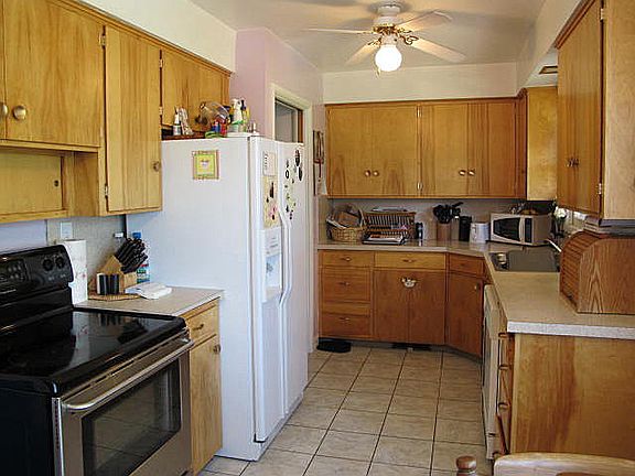 4th image of 965 Stanger Ave