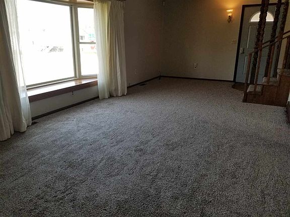 5th image of 802 S Cottonwood