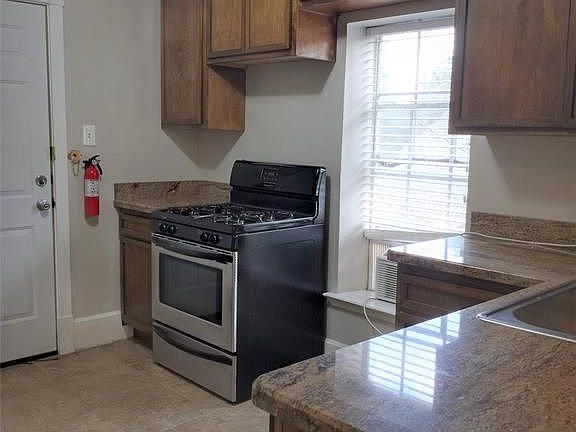 3rd image of 4036 Norhill Blvd #4