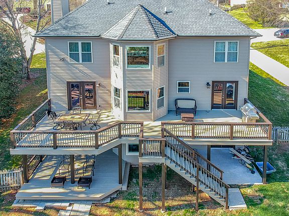 4th image of 1020 Turnberry Dr
