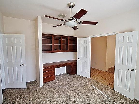 4th image of 527 Azalea Dr