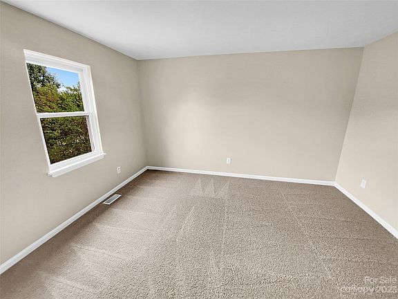 5th image of 2514 Oak Leigh Dr