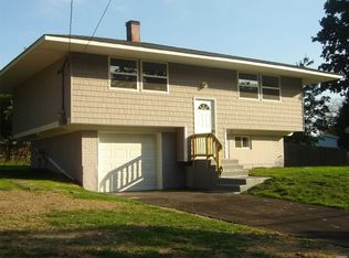 22 Lynx Ln, East Setauket, NY 11733