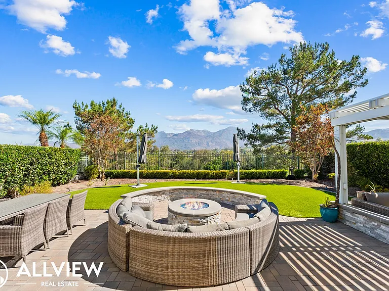15 Summitcrest — Photo 42