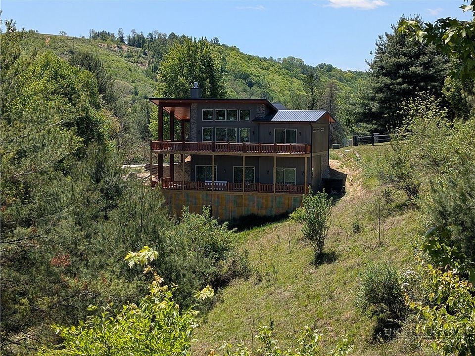 1st image of 19 Cozy Cabins Circle