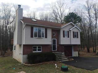 2429 Yellowstone Dr, Blakeslee, PA 18610