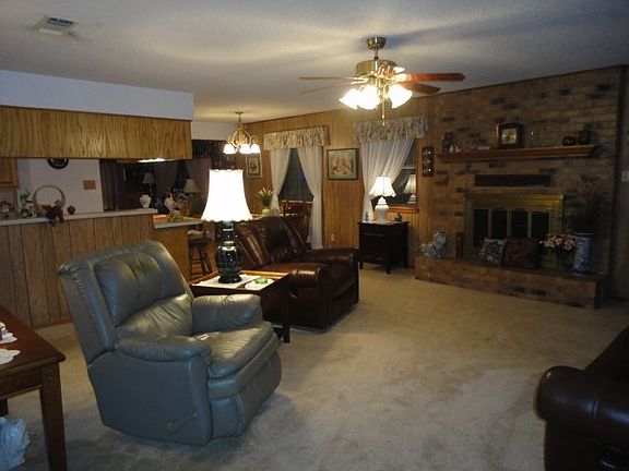 4th image of 106 Harbor Haven St