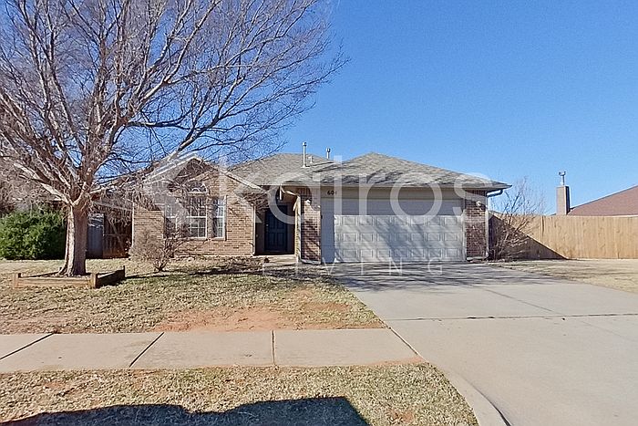 1st image of 604 Eastview Dr