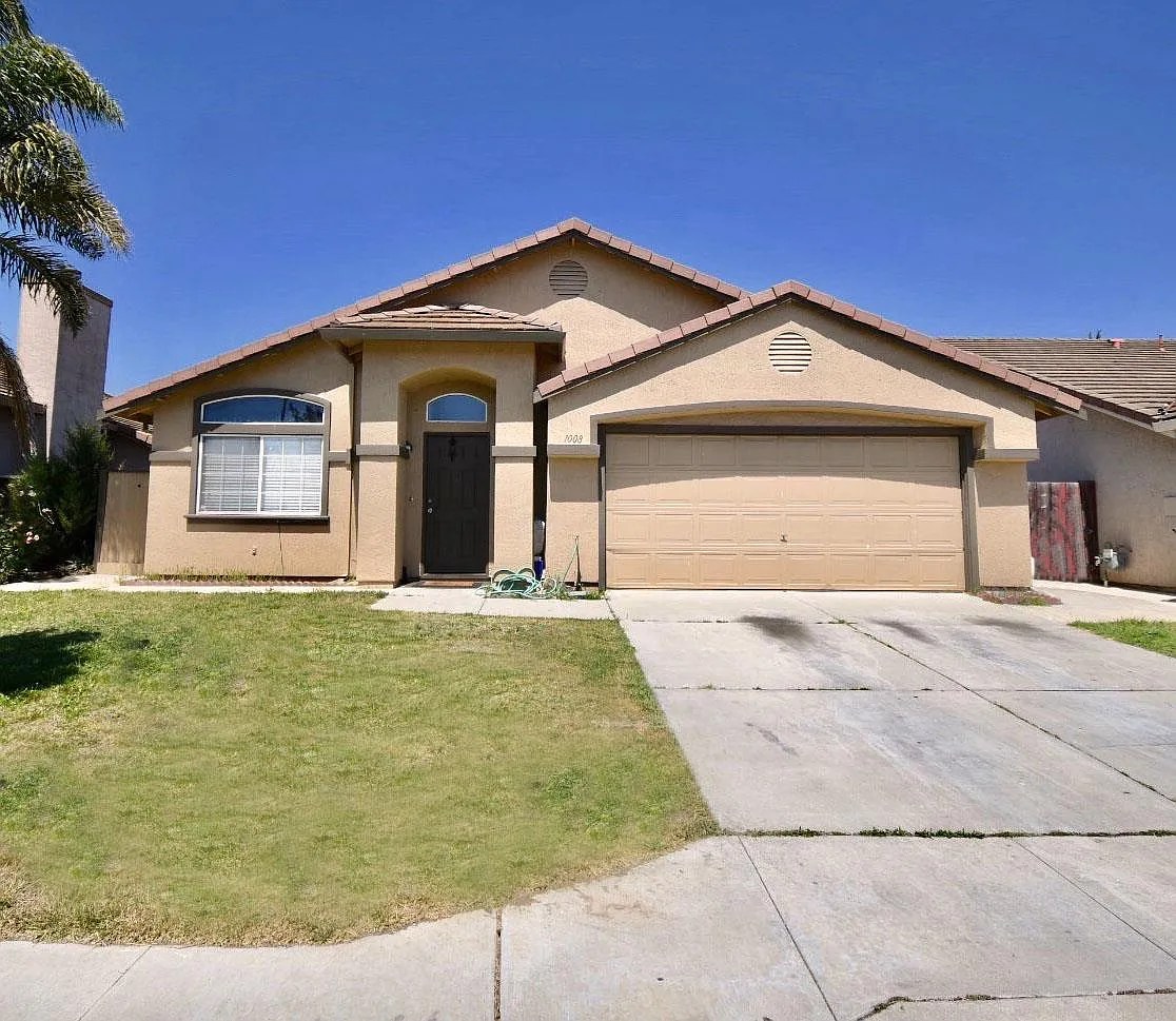 1008 Eagle Dr photo 1